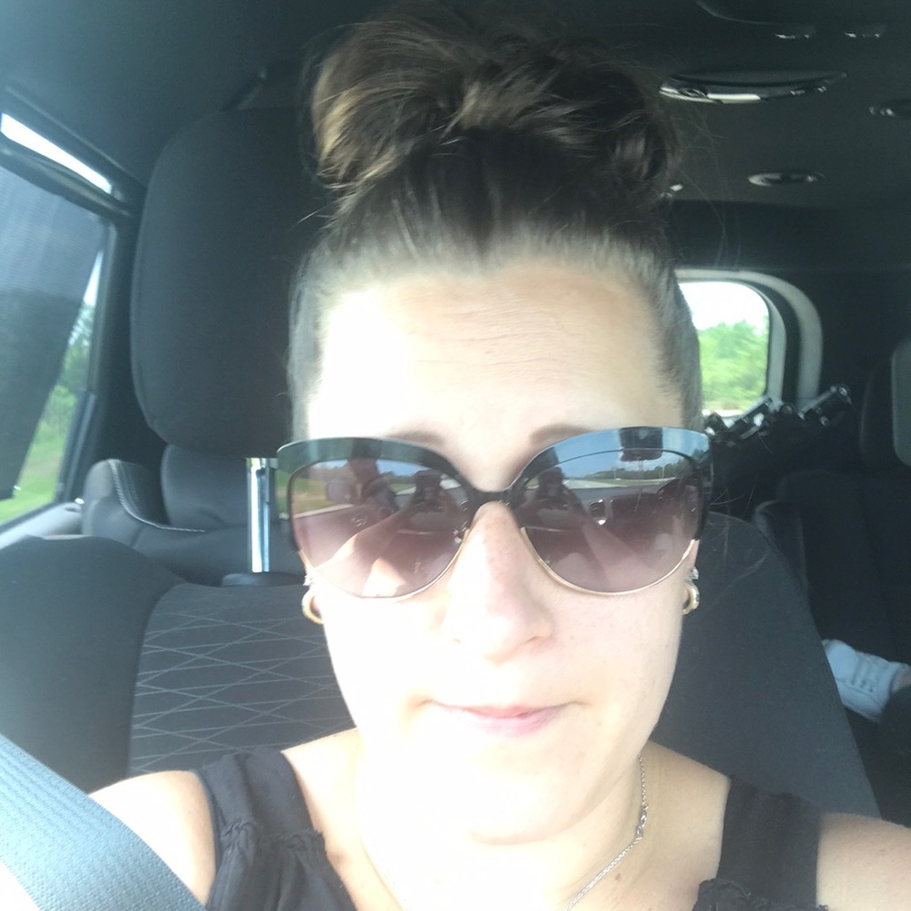 Meet your Posher, Nicole